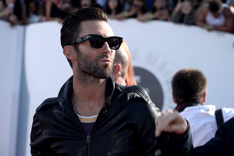 Frontmen grupe Maroon 5 o navodnoj aferi s tiktokericom: "Prešao sam granicu"