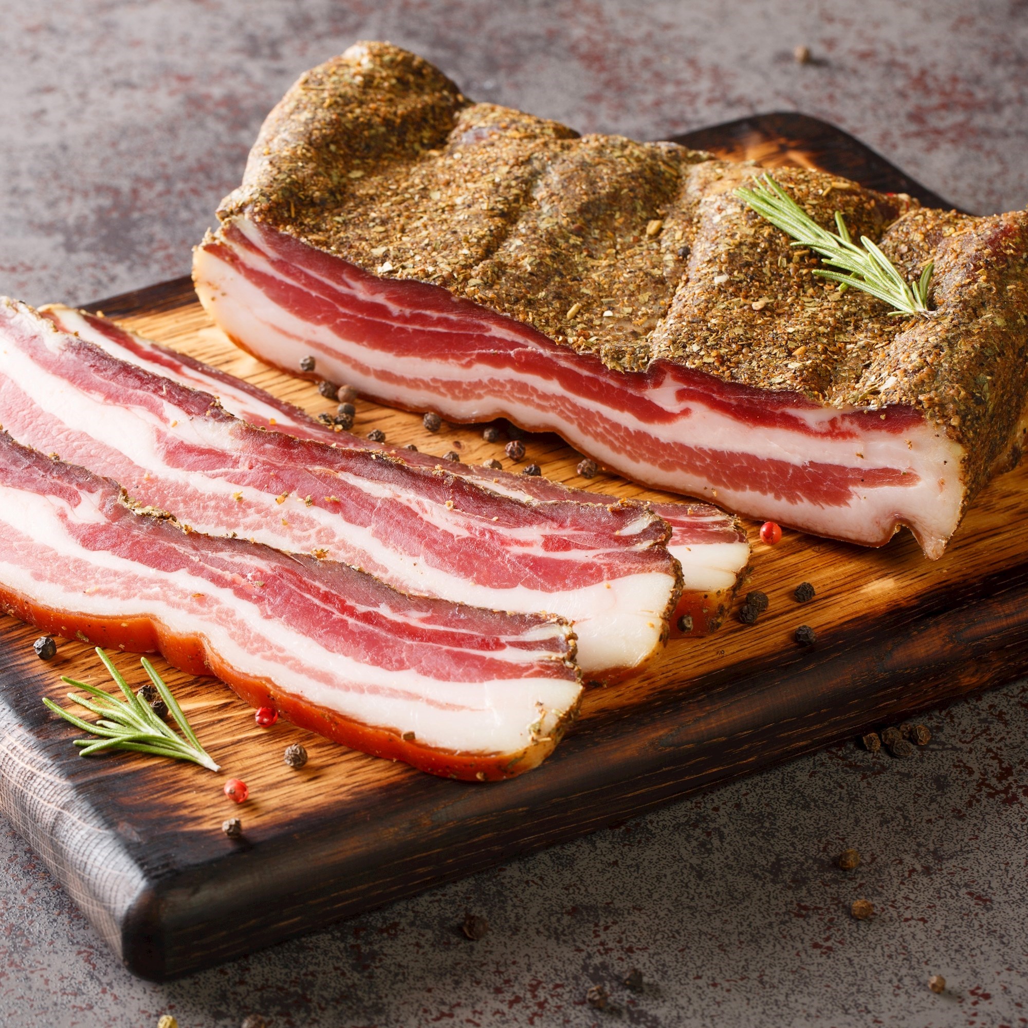 Koja je razlika između slanine, pancete i špeka? Imamo odgovor
