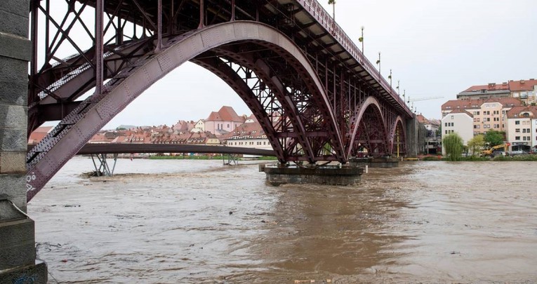Izlila se Drava, preko prijelaza Dubrava Križovljanska smiju samo auti