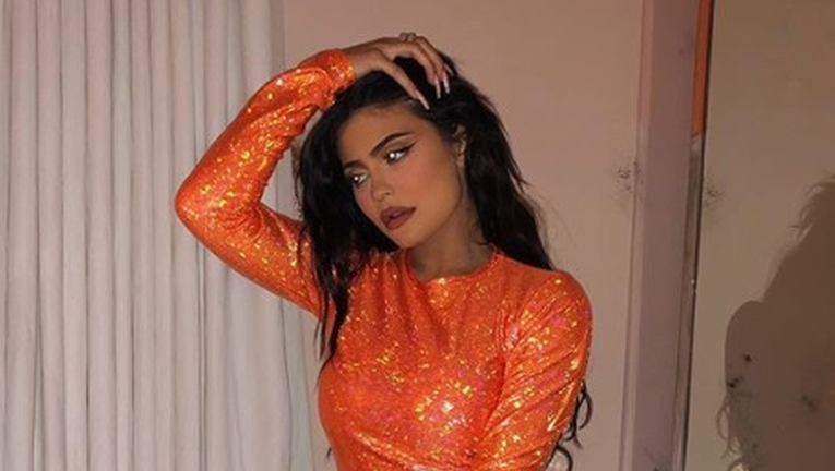 Kylie Jenner u pripijenom kombinezonu pokazala bivšem što je izgubio