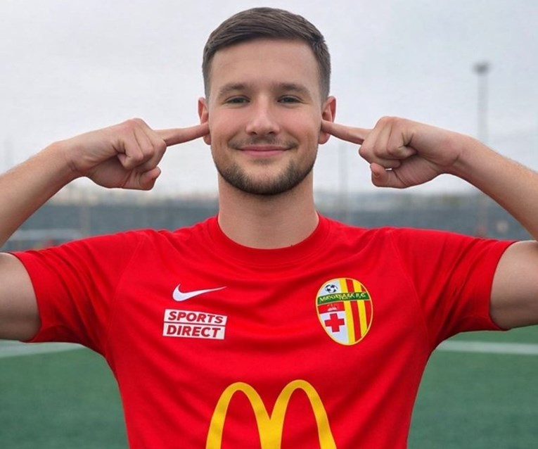 Bio je ključni igrač Hajdukova čuda u juniorskoj LP. Potpisao je za Birkirkaru