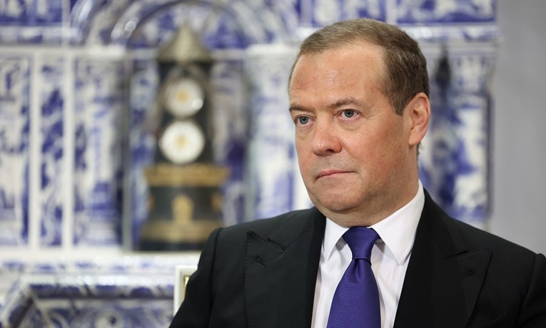 Medvedev: Ovi moroni nas aktivno guraju prema trećem svjetskom ratu