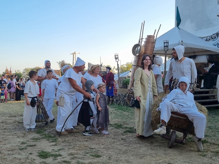 U Koprivnici počeo Renesansni festival, tema je lakrdijaštvo