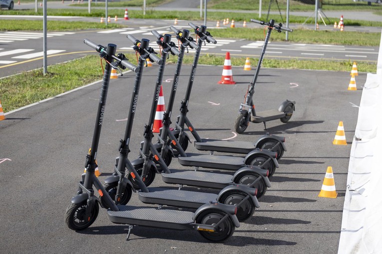 U padu s romobila ozlijeđene dvije maloljetnice