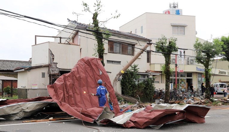 VIDEO Tajfun u Japanu ubio četiri osobe. Ozlijeđeno je najmanje 96 ljudi