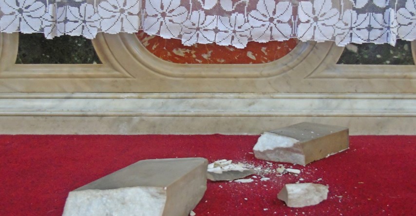 FOTO U crkvi u Dubrovniku potres oštetio oltar
