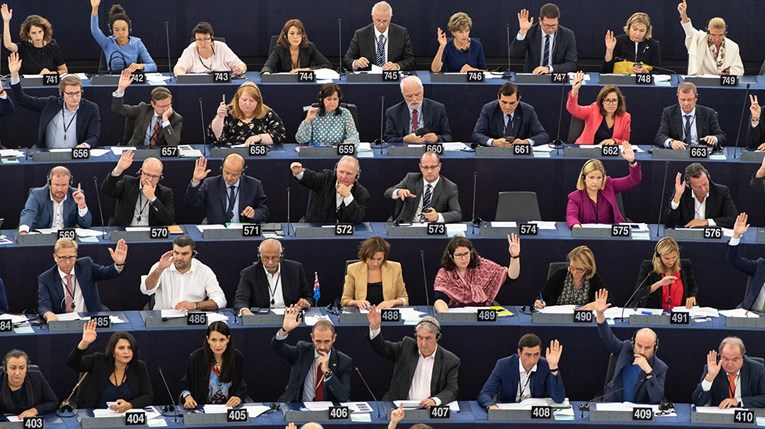 Europski parlament prihvaća odgodu Brexita uz uvjete