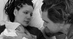 Pjevačica objavila fotku na kojoj doji bebu i obilježila Međunarodni tjedan dojenja