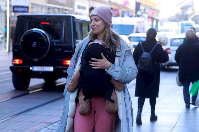 Sanaderova kći Bruna snimljena u centru Zagreba, bila je u šetnji sa sinom