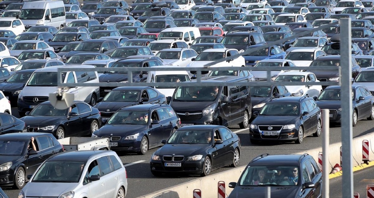 Ogromne kolone na granicama, čep na autocesti. HAC: Ne znamo zašto ljudi nemaju ENC