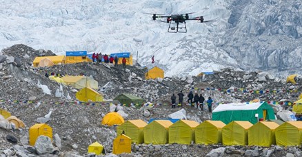 Ove godine s Everesta uklonjeno 11 tona smeća, četiri trupla i kostur