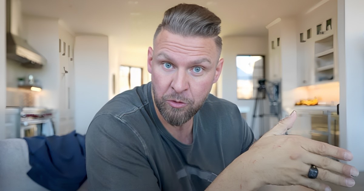 Kontroverzni guru ispisao djecu iz škole zbog nevjerojatnog razloga, ljudi ga osudili