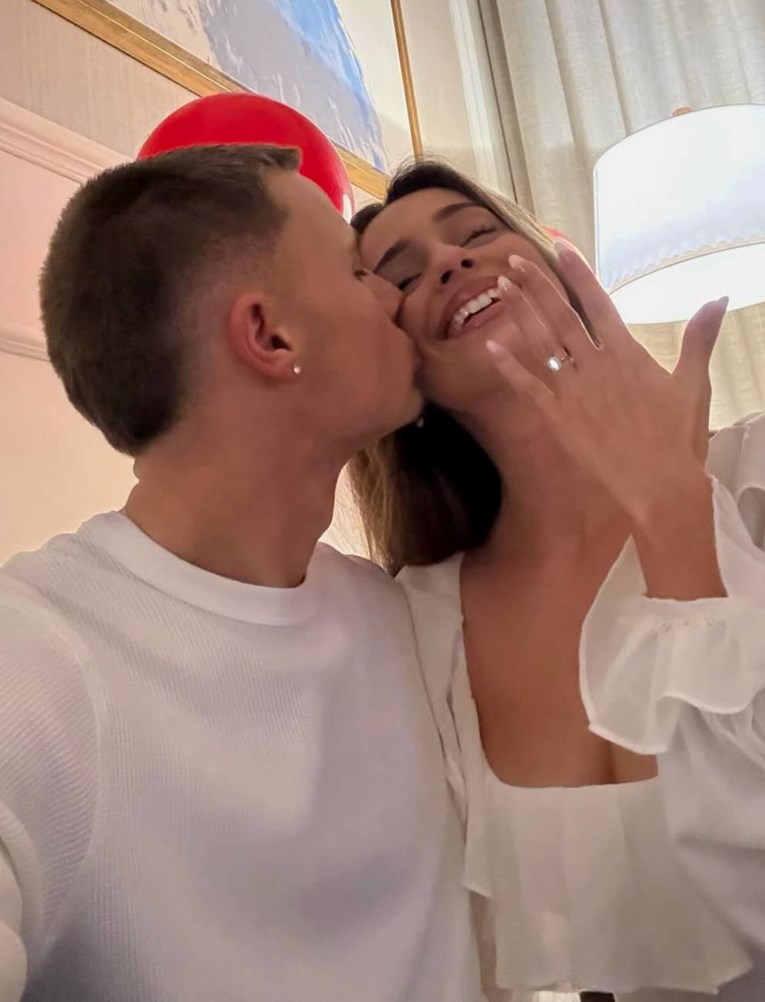 Mladi dinamovac se zaručio, njegova partnerica pokazala prsten