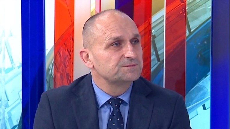 Anušić: Komuniciram s Milanovićem. Zapovjednik mora vidjeti što mu vojska radi