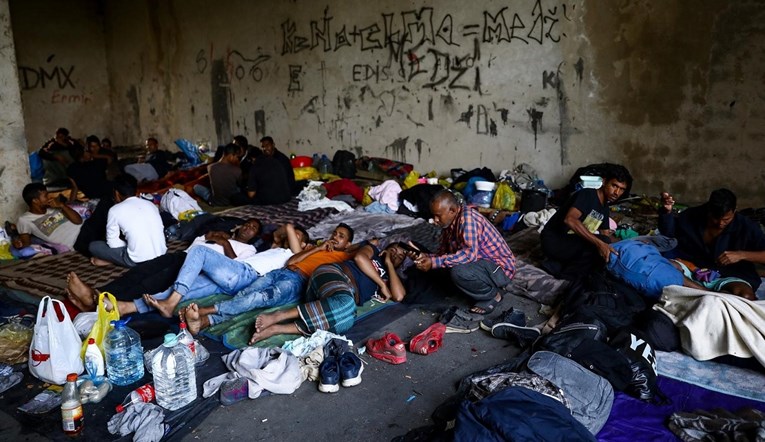 Policija ilegalne migrante iz Velike Kladuše premjestila u kamp "Lipa"