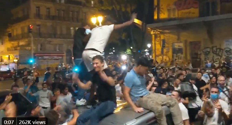 VIDEO Ludnica na ulicama Marseillea nakon rušenja PSG-a u Parizu poslije 9 godina