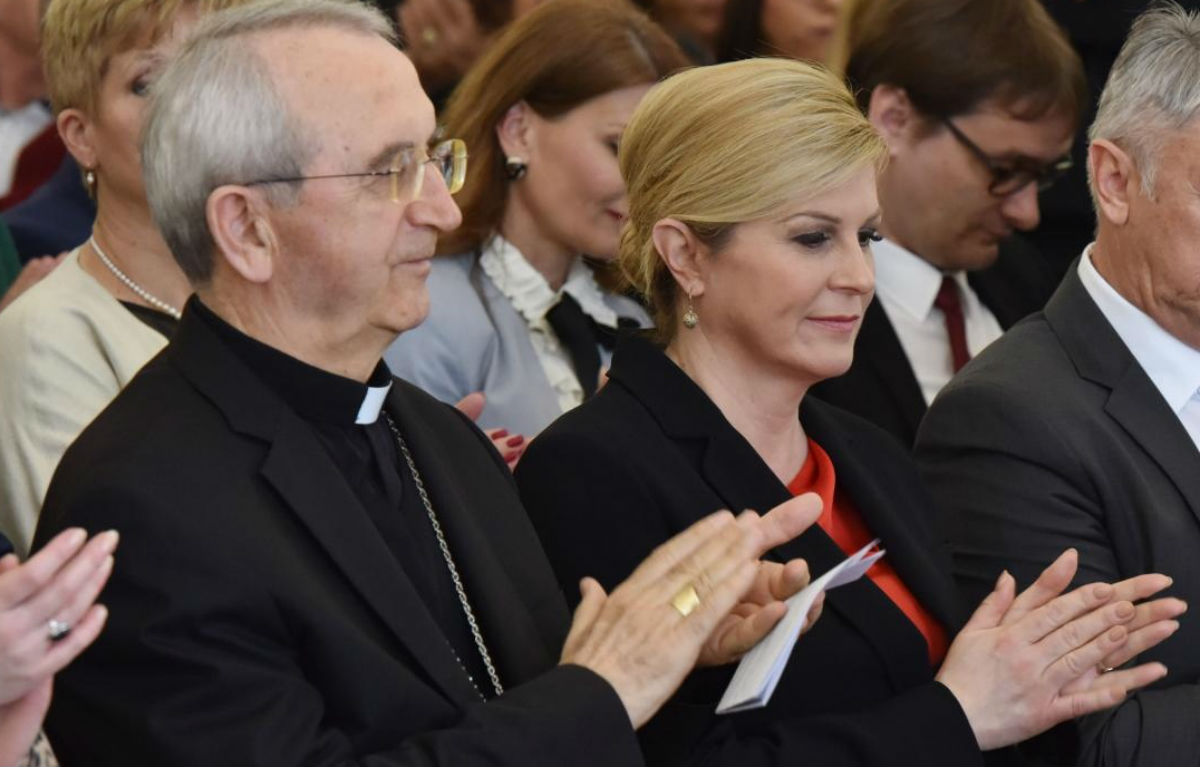 Predsjednik Hrvatske biskupske konferencije Puljić čestitao Božić Kolindi