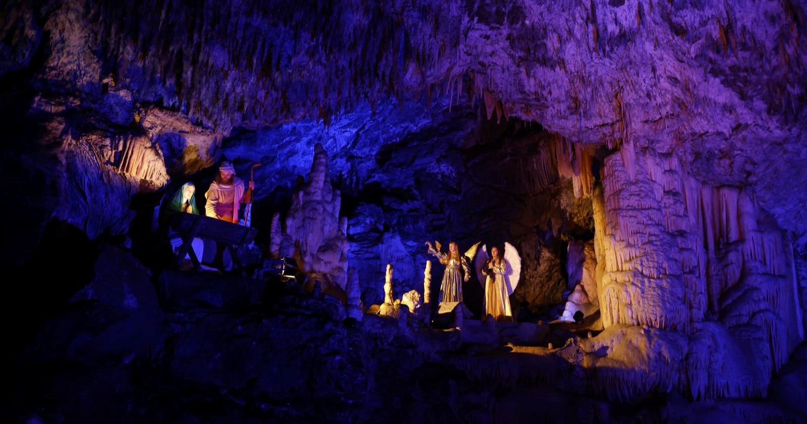 FOTO Tradicionalni božićni spektakl: Žive jaslice u Postojnskoj jami