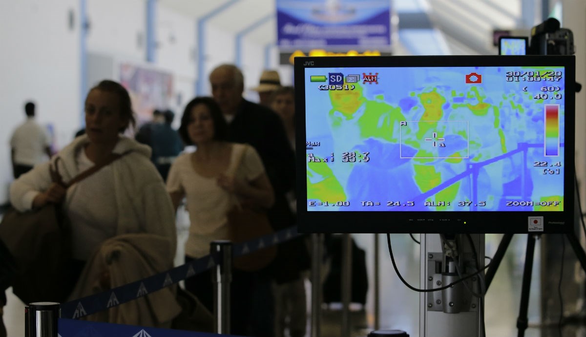 10.000 ljudi zaraženo koronavirusom. Muškarac u Wuhanu umro nasred ceste