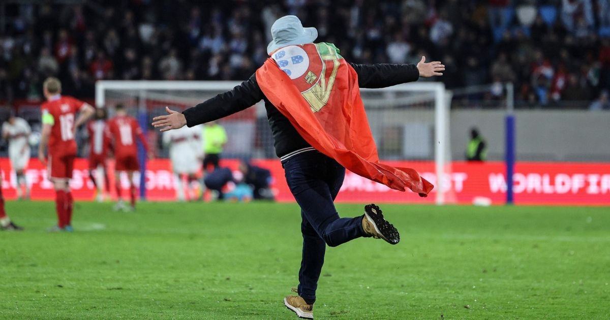 UEFA najavila kaznene prijave i zabrane za svaki ulazak navijača u teren