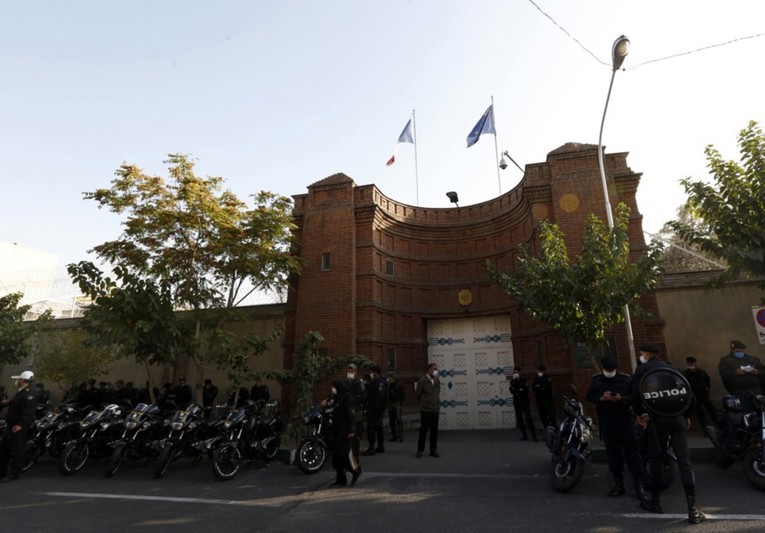 Teheran zabranio ulazak francuskim diplomatima zbog sumnje na špijunažu