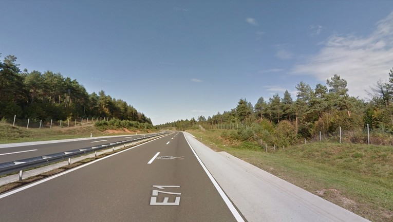 Vozači, oprez: Na autocesti kod Ogulina je pješak