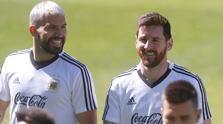 Aguero sletio u Barcelonu, sutra ga čeka liječnički. Procurili detalji ugovora