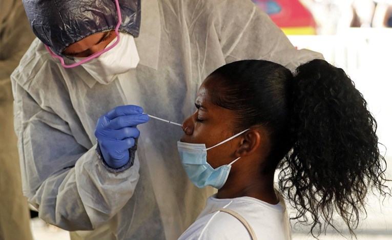 Liječnici upozoravaju da bi koronavirus mogao preplaviti Francusku