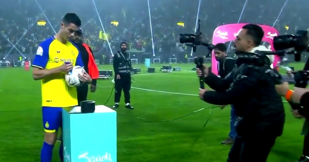 Ronaldo je ispucavao lopte po tribini, onda je ugledao djevojčicu i oduševio navijače