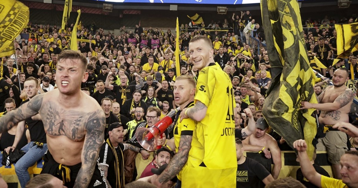 Pogledajte kako Reus u ekstazi vodi navijanje nakon prolaska u finale Lige prvaka