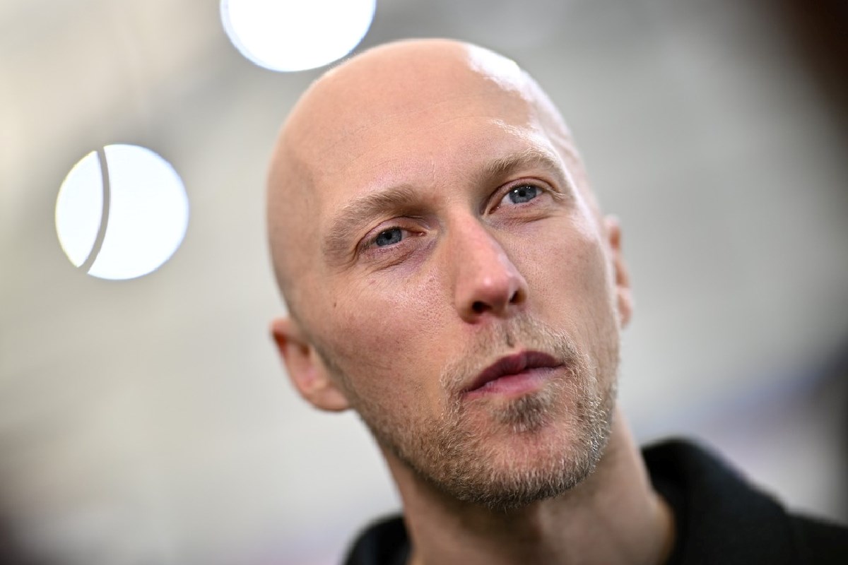 VIDEO Najluđa priča Igara. Isti trener vodi 13 država, u sekundi se mora presvući