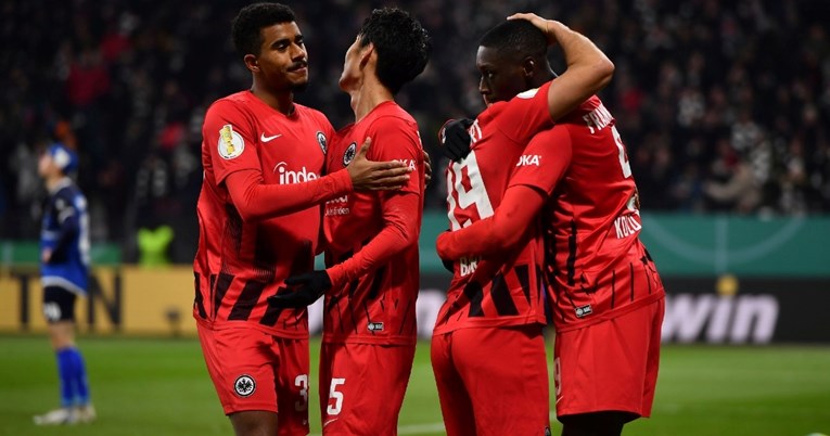 Eintracht prošao u četvrtfinale Kupa. Smolčiću poluvrijeme, Jakiću četiri minute