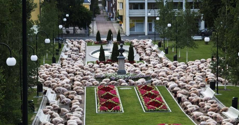 Tisuću nudista golo poziralo na ulicama Finske