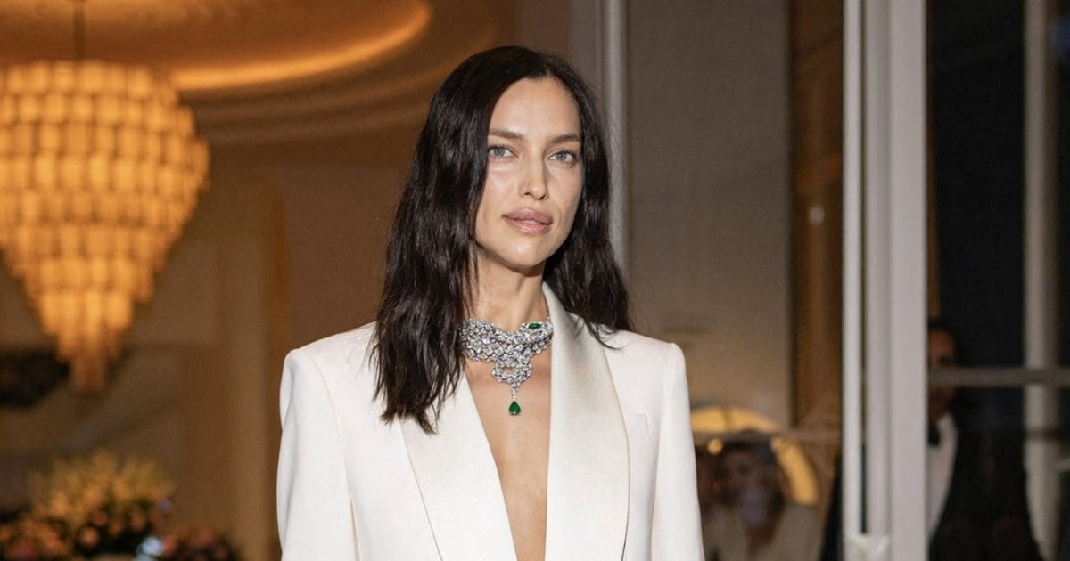 Irina Shayk zablistala u Cannesu u Mango odijelu bez ičega ispod