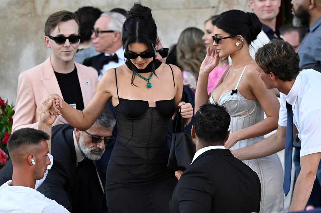 Kendall Jenner nikad elegantnija: Look s "vjenčanja stoljeća" koji svi komentiraju