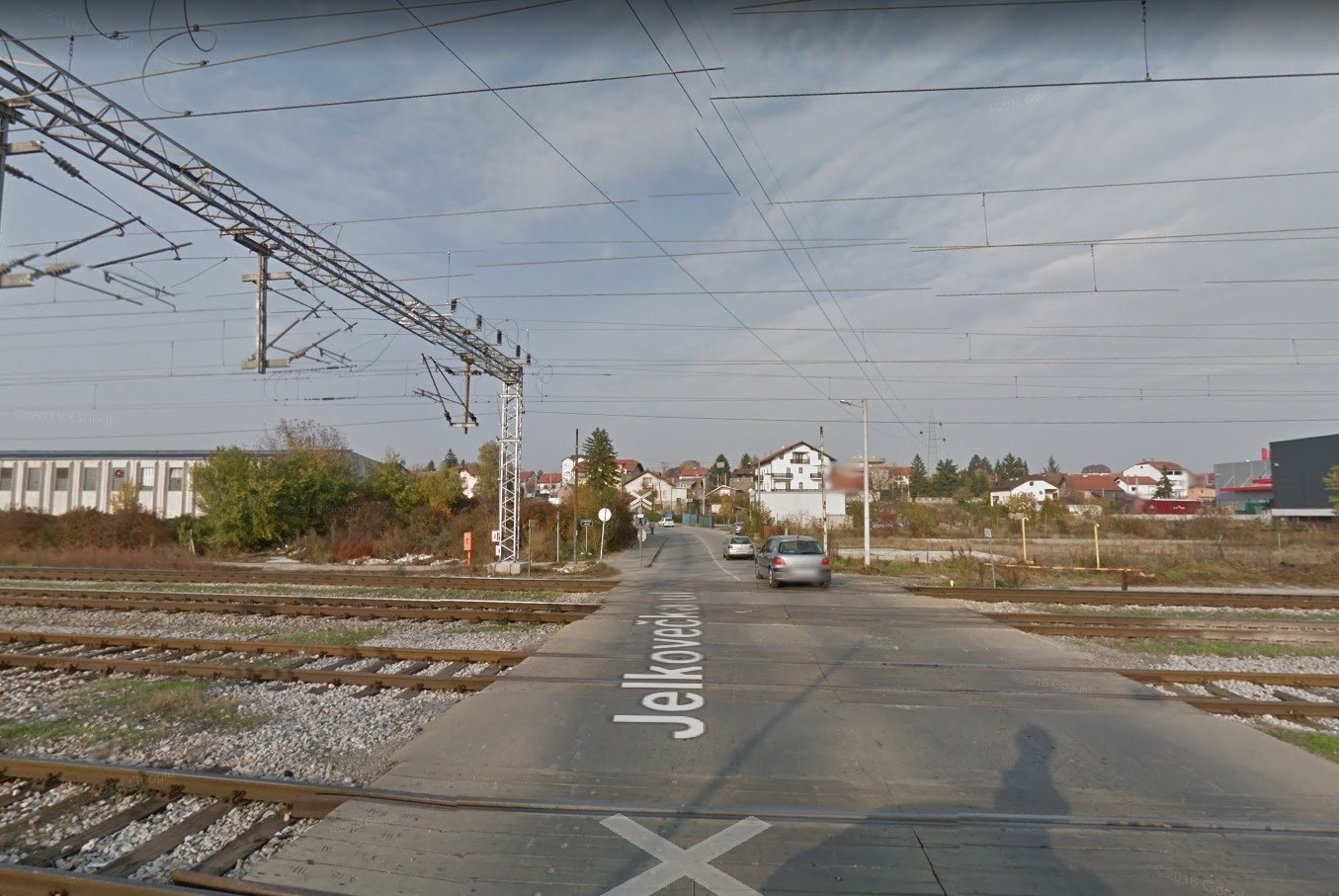 Teška nesreća u Sesvetama, pješak poginuo u naletu vlaka