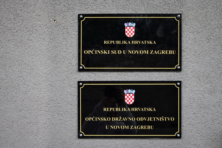 Časnik godinama primao naknadu za stanovanje, a živio drugdje. Izvukao 28.500 eura