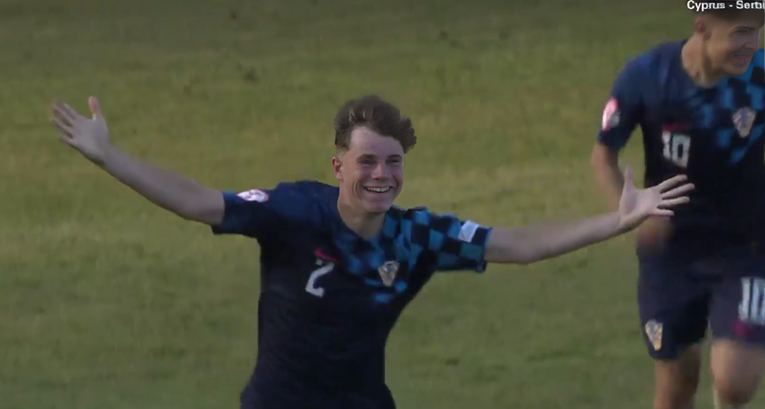 VIDEO Bek hrvatske U-17 reprezentacije uzeo je loptu na centru pa zabio sjajan gol