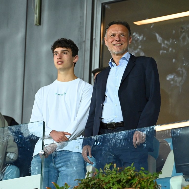 FOTO Finale Kupa gledao Jandroković sa sinom kojeg rijetko viđamo u javnosti