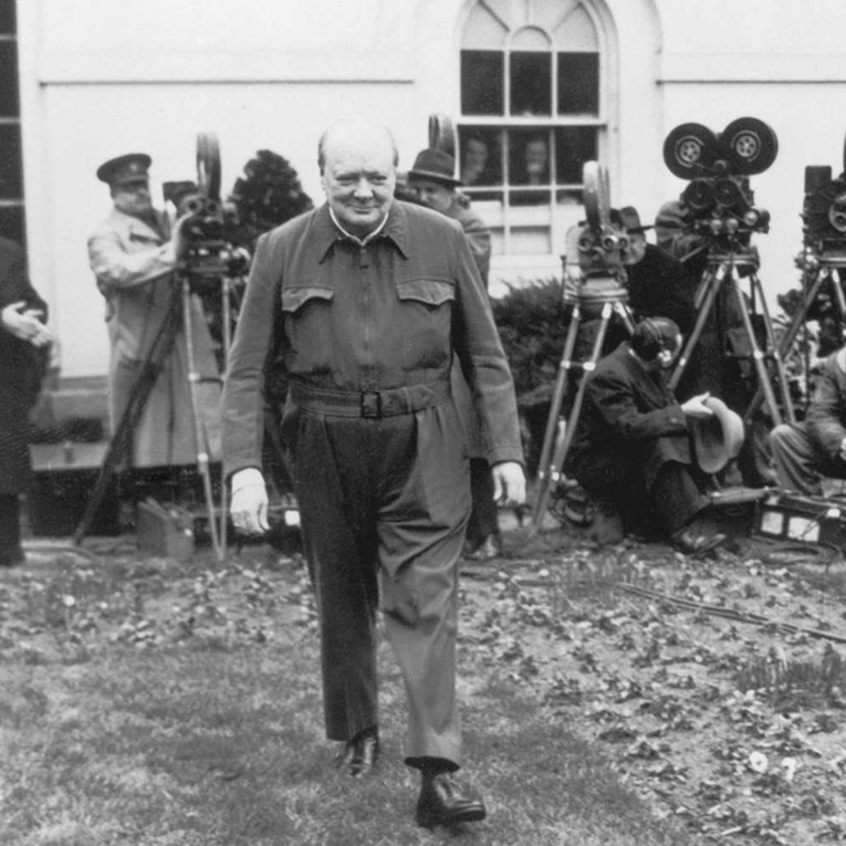 Zelenskom predbacivali što nema odijelo. Ovo je Churchill usred rata u Bijeloj kući