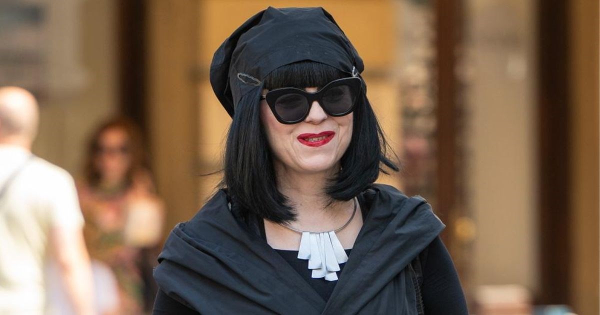 Mirela Holy privukla poglede na zagrebačkoj špici, na +30 šetala u crnom