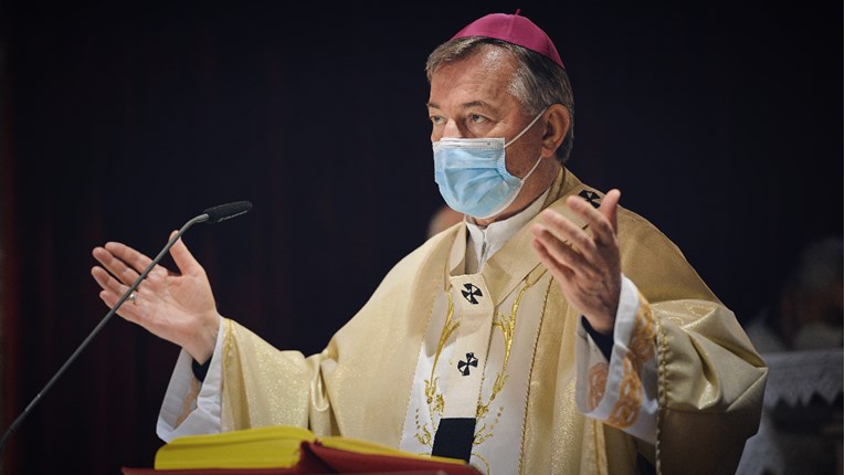 Nadbiskup Barišić: Riječ pandemija najbolje pristaje uz događaj rođenja Spasitelja