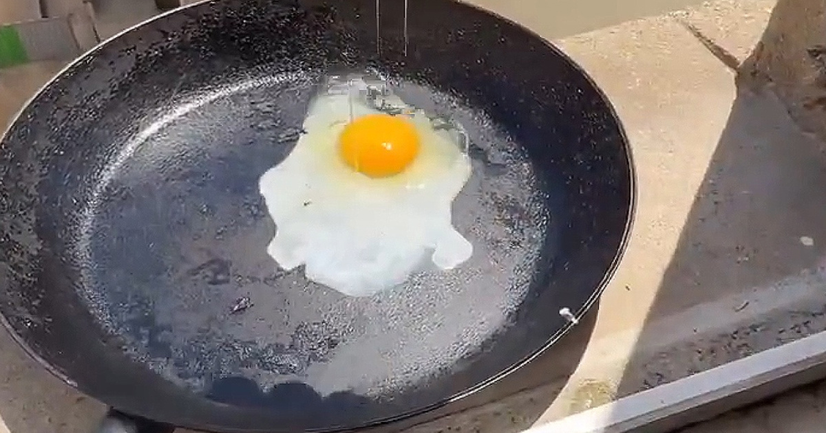 U Francuskoj je toliko vruće da ljudi peku jaja na suncu. Pogledajte video