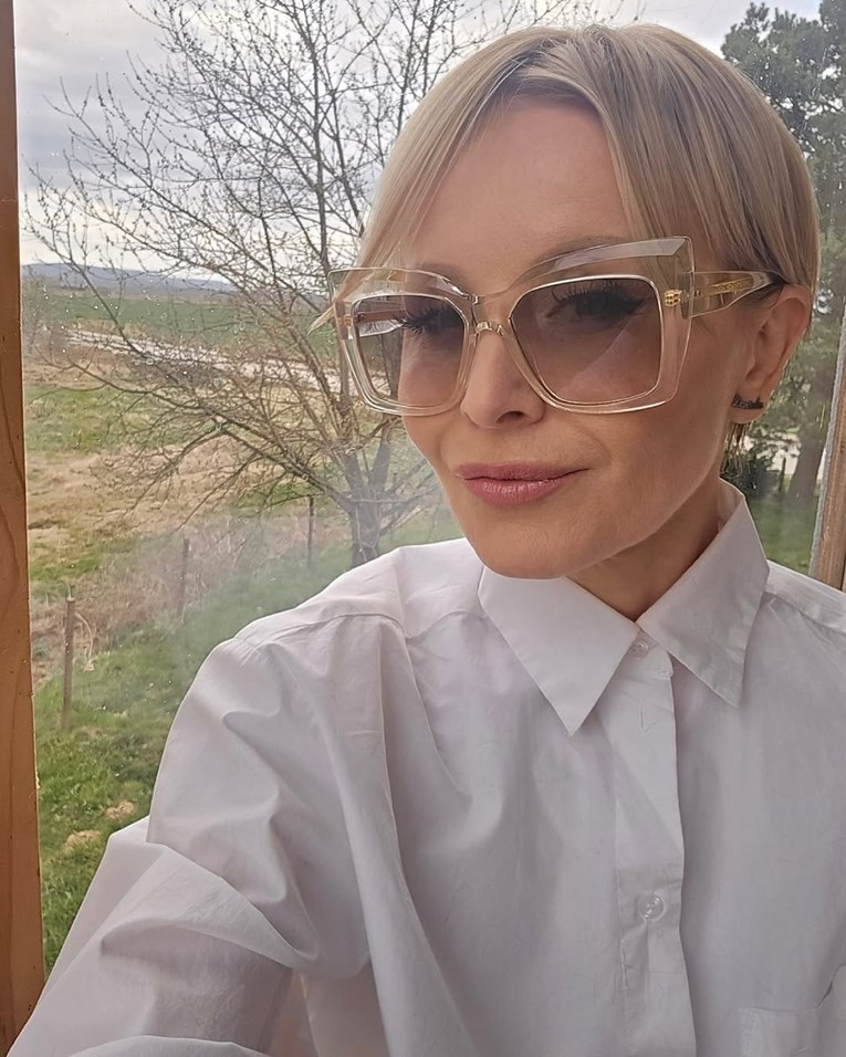 Danijela Martinović pozirala s novom frizurom, nedavno se ošišala na kratko