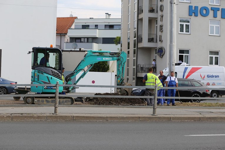 FOTO I VIDEO Počeli radovi na križanju Držićeve i Vukovarske u Zagrebu