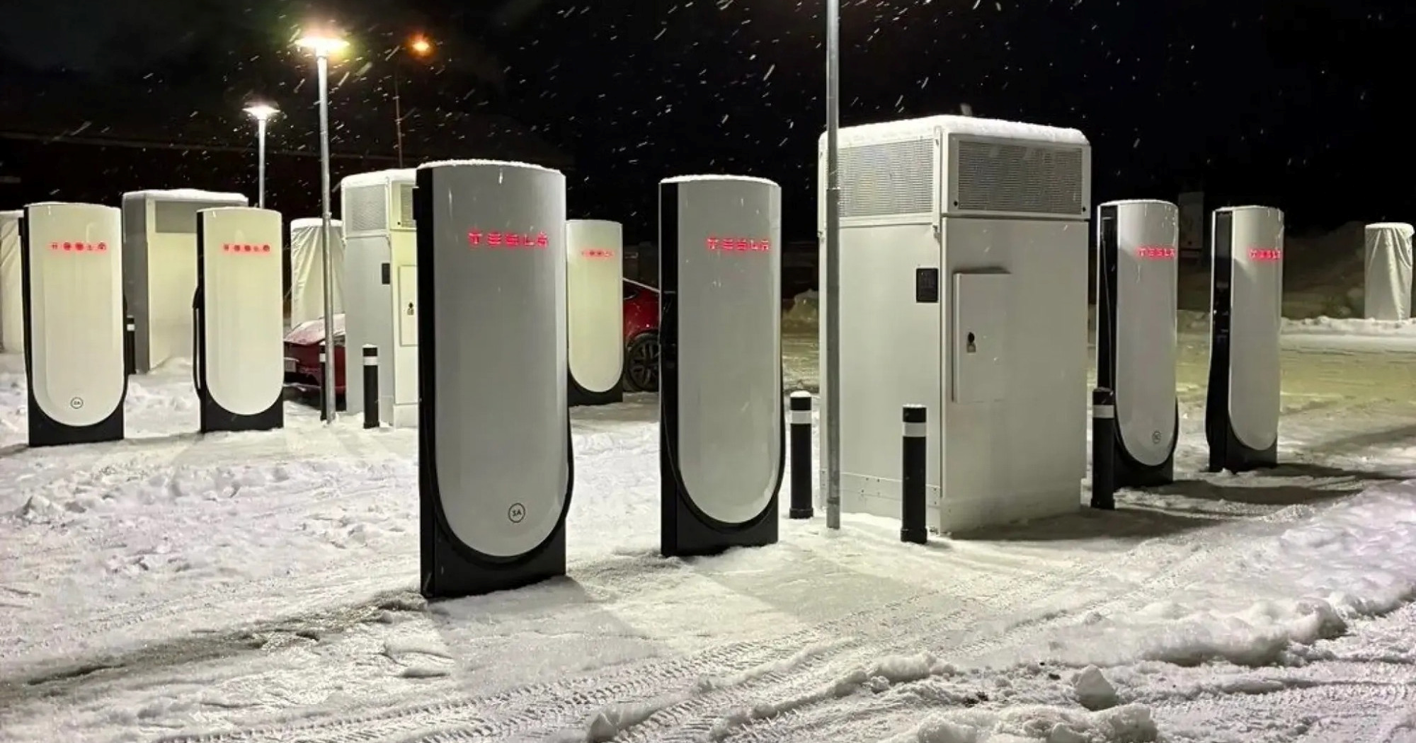 Švedski sindikat natjerao Teslu da brze punjače napaja agregatima na biodizel