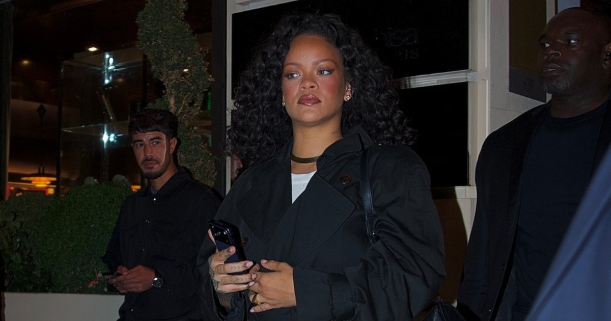 Rihanna u Parizu šik poput prave Francuskinje