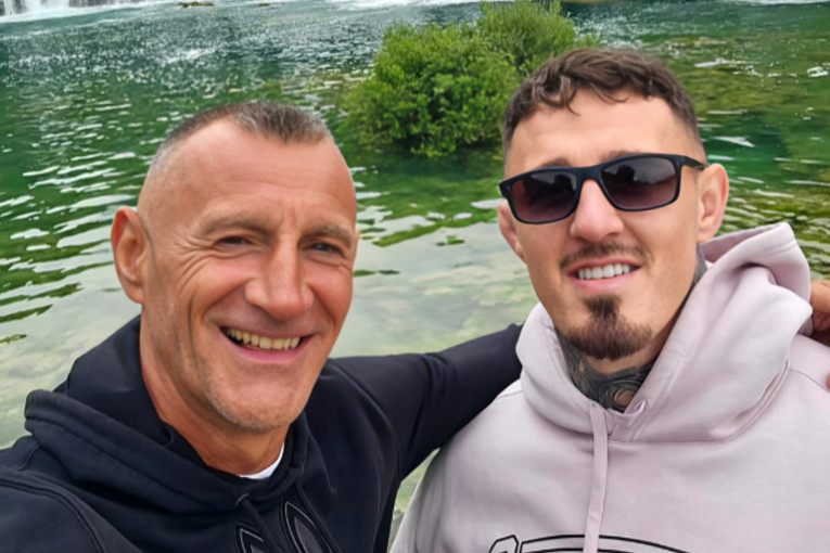Tom Aspinall uživa u Dalmaciji i jede janjetinu: Sigurno ću se vratiti