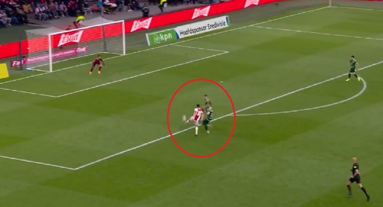 VIDEO Srbin za povijest Ajaxa. Pogledajte gol iz voleja, oduševio je i komentatora