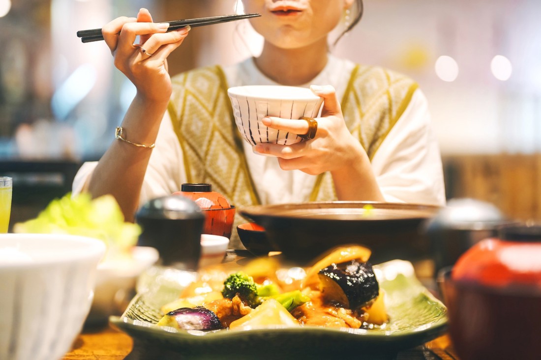 Od Japana do Italije: Pravila ponašanja za stolom koja vas mogu spasiti neugode